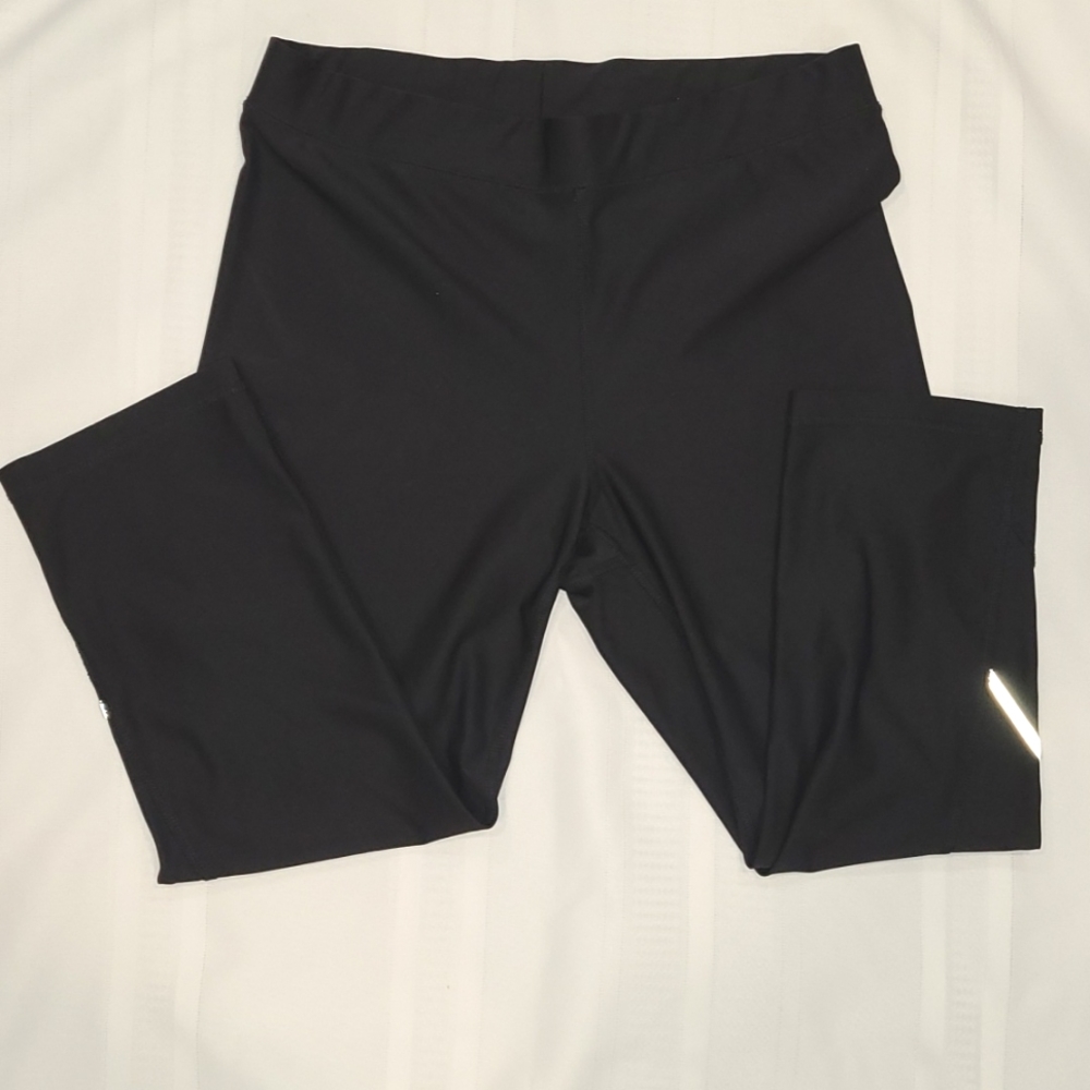 Xersion Women's Fitted Workout Capri's Size M